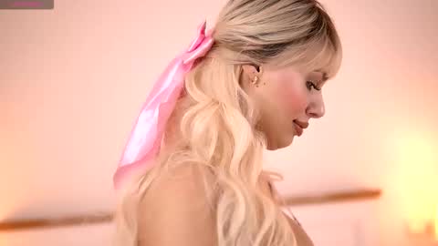 Snapshot of adelineking chatting on October 2, 2:07 am Ade online show from October 2, 2:07 am