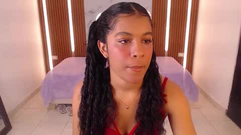 Snapshot of adelinne_ chatting on March 3, 12:33 pm Adhara Hills online show from March 3, 12:33 pm