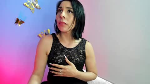 Snapshot of adellelennox_cg chatting on January 11, 5:29 pm Adelle online show from January 11, 5:29 pm