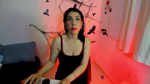 Snapshot of adellelennox_cg chatting on November 4, 9:08 am Adelle online show from November 4, 9:08 am