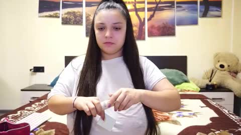 Snapshot of adellineee chatting on December 3, 9:57 pm Adellineee online show from December 3, 9:57 pm