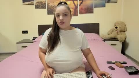 Adellineee online show from May 31, 8:43 pm