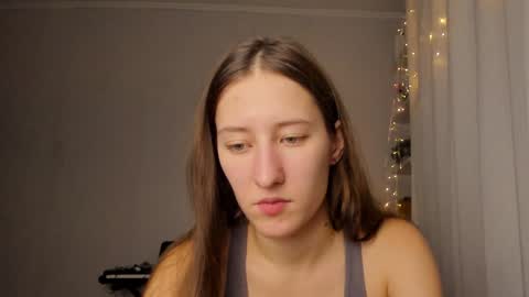 Snapshot of adellqueen chatting on December 12, 10:31 pm Adell online show from December 12, 10:31 pm