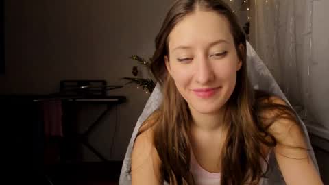 Snapshot of adellqueen chatting on March 3, 10:42 pm Adell online show from March 3, 10:42 pm