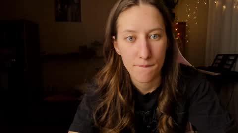 Snapshot of adellqueen chatting on March 11, 10:42 pm Adell online show from March 11, 10:42 pm