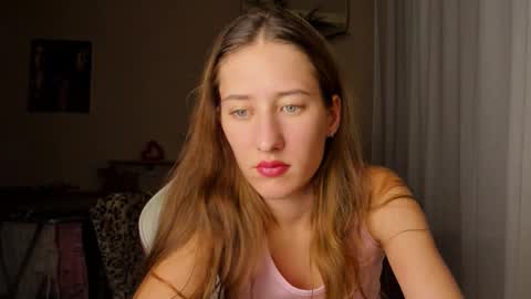 Snapshot of adellqueen chatting on September 18, 9:39 pm Adell online show from September 18, 9:39 pm