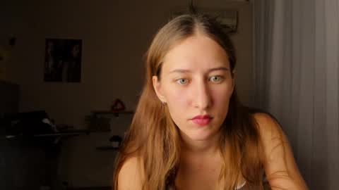 Snapshot of adellqueen chatting on September 19, 9:26 pm Adell online show from September 19, 9:26 pm