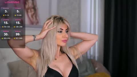 Snapshot of adelyn_chase chatting on February 19, 11:38 am Adelyn online show from February 19, 11:38 am