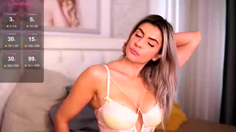 Snapshot of adelyn_chase chatting on October 19, 9:43 am Adelyn online show from October 19, 9:43 am