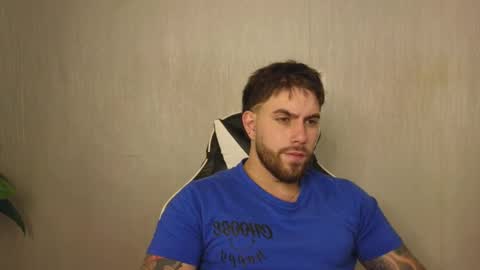 Snapshot of ades_lowe chatting on November 4, 12:04 pm Ades online show from November 4, 12:04 pm