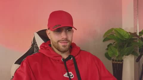 Snapshot of ades_lowe chatting on December 2, 10:31 am Ades online show from December 2, 10:31 am