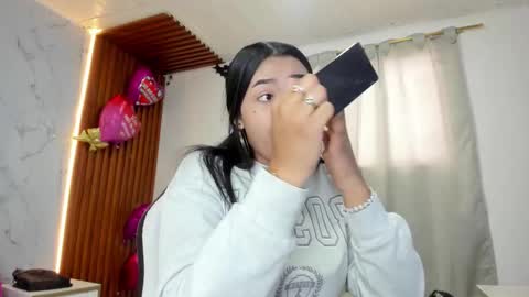 ADHARA  MESSY online show from February 24, 2:04 pm