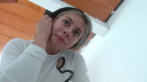 Snapshot of adhara_montiel_ chatting on July 12, 6:43 pm Adhara Montiel online show from July 12, 6:43 pm