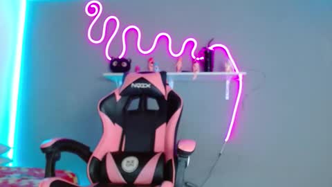 Snapshot of adhara_rangel chatting on October 23, 8:02 am adhara rangel online show from October 23, 8:02 am