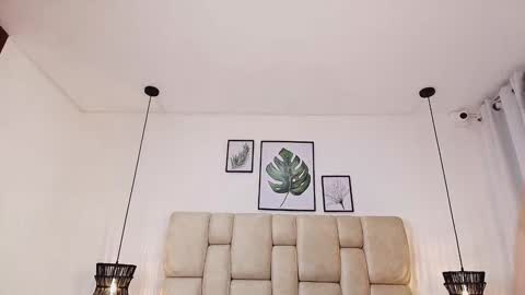 Snapshot of adharasmithh chatting on January 23, 1:19 am AdharaSmithh online show from January 23, 1:19 am