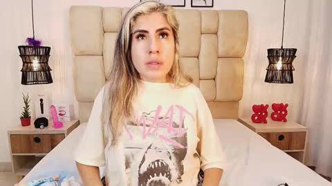 Snapshot of adharasmithh chatting on March 4, 8:38 pm AdharaSmithh online show from March 4, 8:38 pm