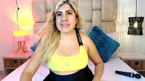 Snapshot of adharasmithh chatting on November 10, 7:35 pm AdharaSmithh online show from November 10, 7:35 pm