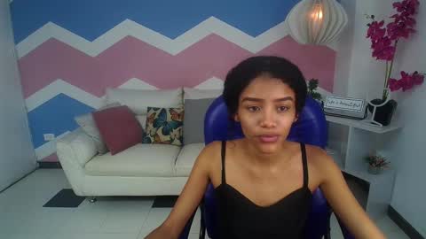 adisson_petite1 online show from October 12, 5:12 pm