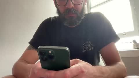 admri online show from April 1, 6:05 pm