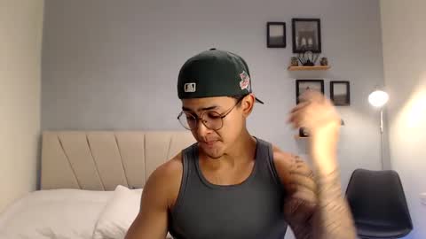 Snapshot of adonis_dlh chatting on September 15, 10:54 pm Adonis online show from September 15, 10:54 pm