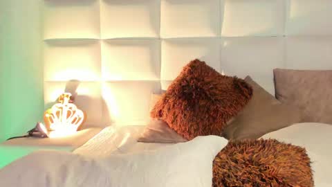 Adonis  online show from December 17, 9:48 am