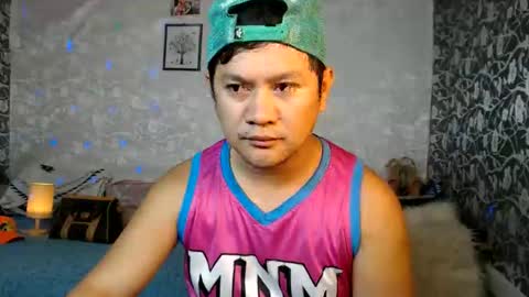 Snapshot of adorableasianboy chatting on May 27, 9:50 am adorableasianboy online show from May 27, 9:50 am