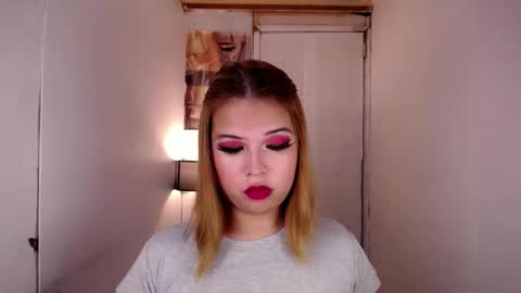 adorabletsforyouxx online show from October 16, 5:14 pm