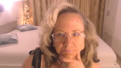 Snapshot of adrena_ chatting on June 12, 11:31 am Cryna online show from June 12, 11:31 am