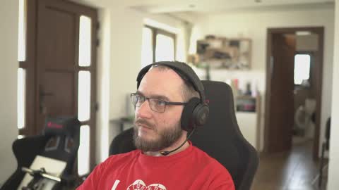 W36 online show from April 7, 8:04 am