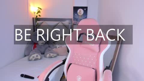 Snapshot of adria_ross chatting on February 4, 7:22 pm Adriana online show from February 4, 7:22 pm