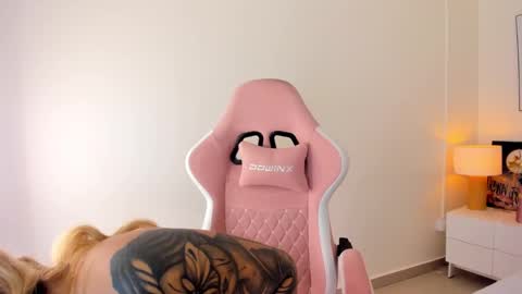 Snapshot of adria_ross chatting on September 21, 12:18 pm Adriana online show from September 21, 12:18 pm