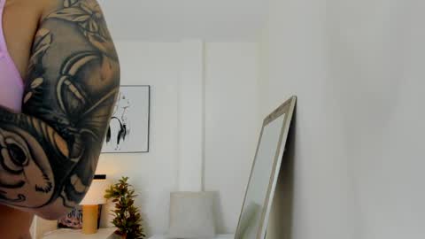 Snapshot of adria_ross chatting on October 5, 1:20 pm Adriana online show from October 5, 1:20 pm