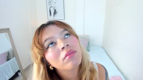 Snapshot of adria_ross chatting on October 7, 12:13 pm Adriana online show from October 7, 12:13 pm