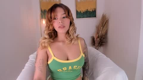 Snapshot of adria_ross chatting on June 24, 8:24 am Adriana online show from June 24, 8:24 am
