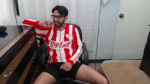 Snapshot of adrian_falcon chatting on May 9, 6:13 pm Adrian Falcon online show from May 9, 6:13 pm