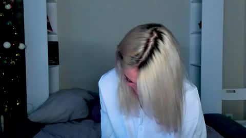 Adriana online show from January 17, 1:05 pm