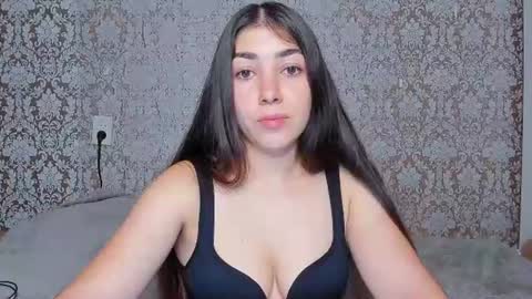 Snapshot of adrianakuiper chatting on July 8, 7:07 pm Adriana online show from July 8, 7:07 pm