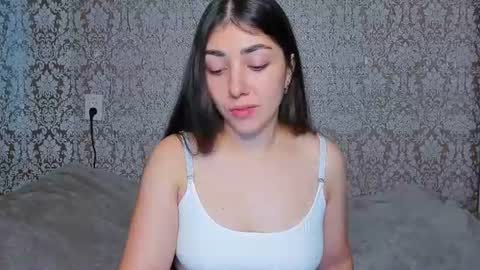 Snapshot of adrianakuiper chatting on July 11, 4:53 pm Adriana online show from July 11, 4:53 pm