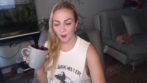 Adriana Paredes  online show from February 17, 8:58 pm