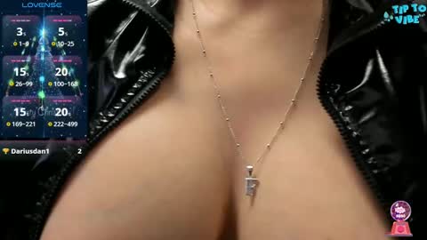 adriannalyly online show from December 4, 4:16 pm