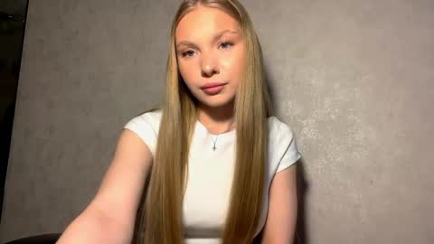 Caroline online show from April 12, 3:28 pm