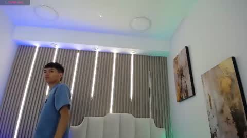 adrianstark_ online show from June 17, 1:01 pm