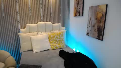 adrianstark_ online show from June 20, 12:52 pm