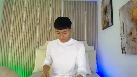 adrianstark_ online show from June 24, 12:37 pm