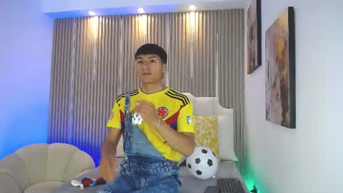 adrianstark_ online show from June 27, 12:44 pm