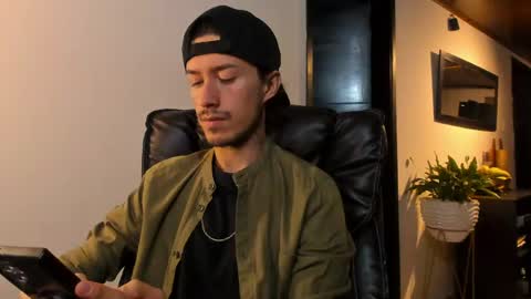 Adrian Williams online show from April 21, 11:29 pm