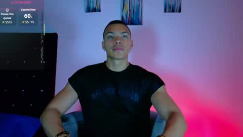 Snapshot of adriel_escalante chatting on April 26, 2:31 am adriel_escalante online show from April 26, 2:31 am