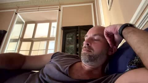 adrienfromparis online show from December 3, 12:38 pm