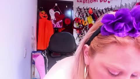 Snapshot of adriiana_fox_ chatting on October 16, 1:34 pm adriiana_fox_ online show from October 16, 1:34 pm