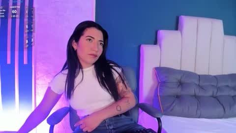 adriienne_ online show from March 23, 8:35 pm